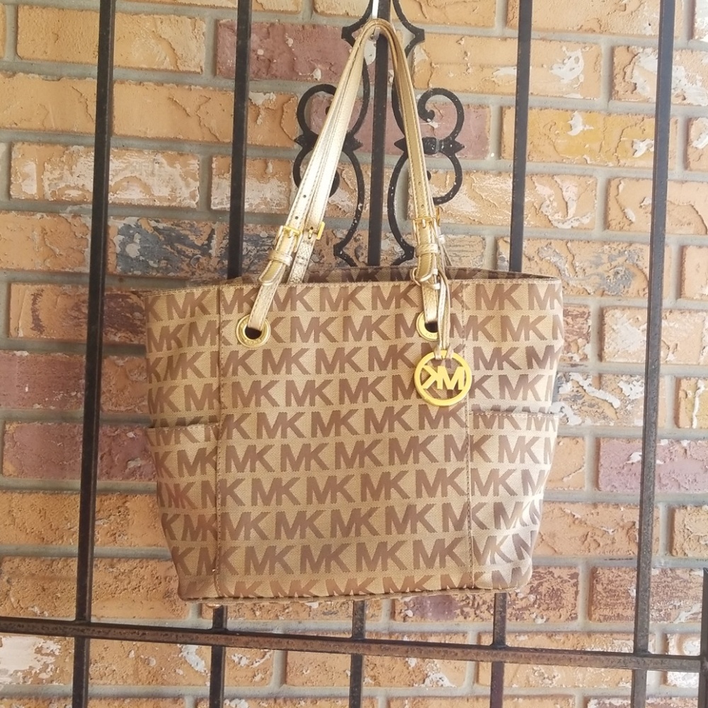 $SOLD$ 🌹 Michael Kors